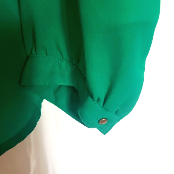 Pimke Zipped V-Neck Blouse - Picture 3 of 9